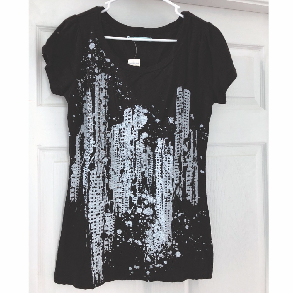 Maurices black & white skyline T-shirt